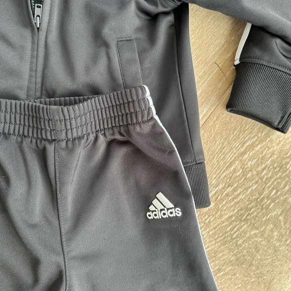 Adidas Baby Tracksuit athletic pant set - Picture 6 of 8